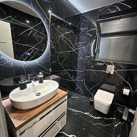 Apartment Deluxe *